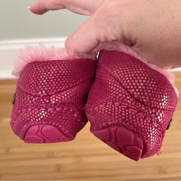 Ugg Slippers - Picture 9 of 10